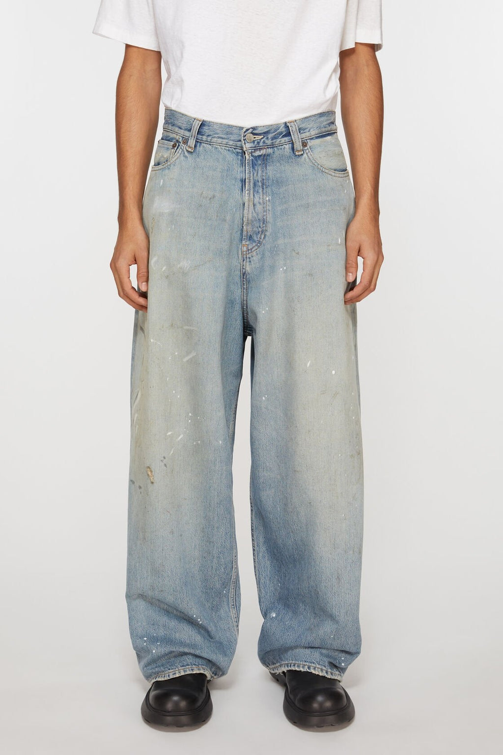 SUPER BAGGY FIT JEANS