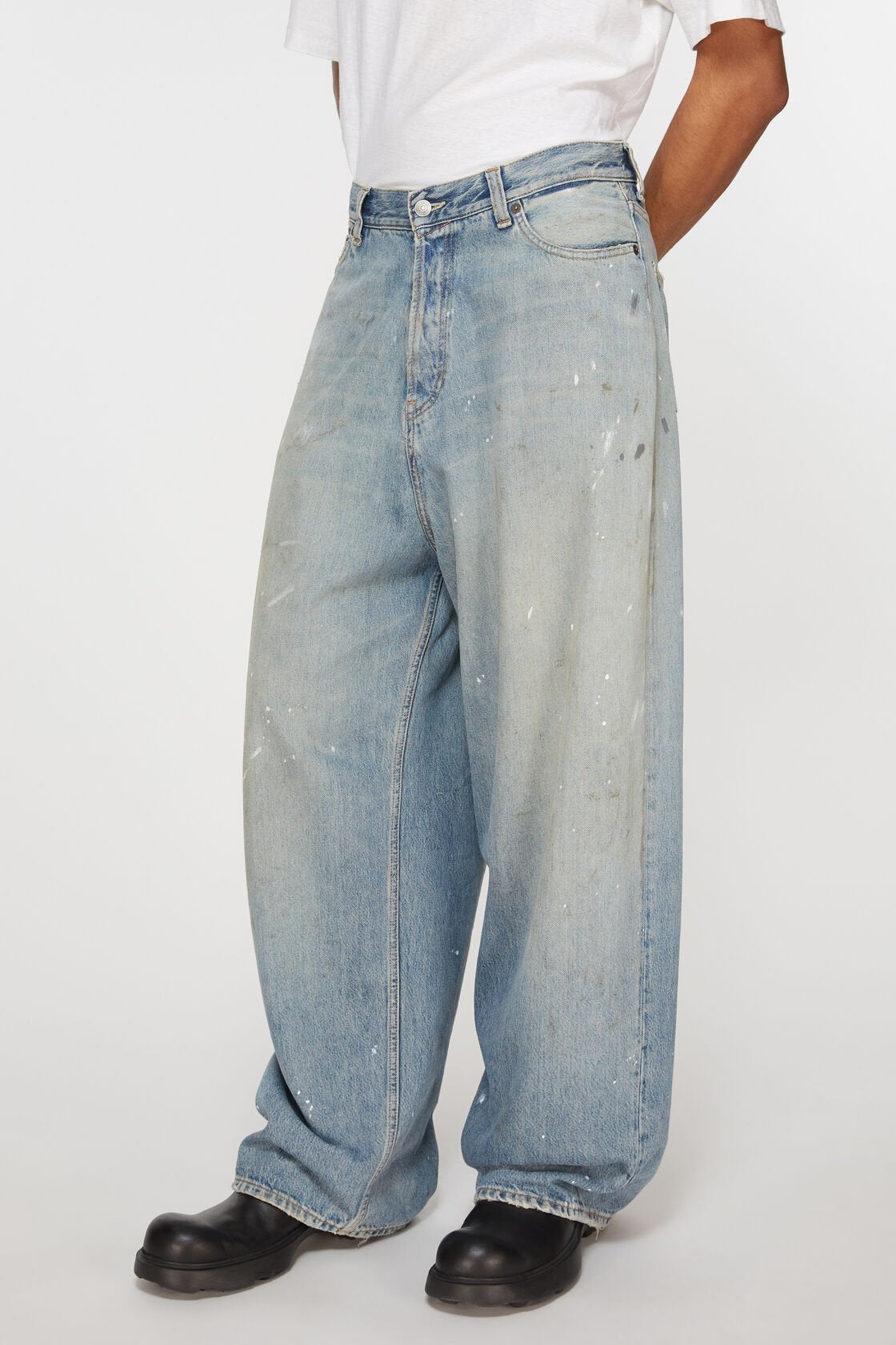 SUPER BAGGY FIT JEANS
