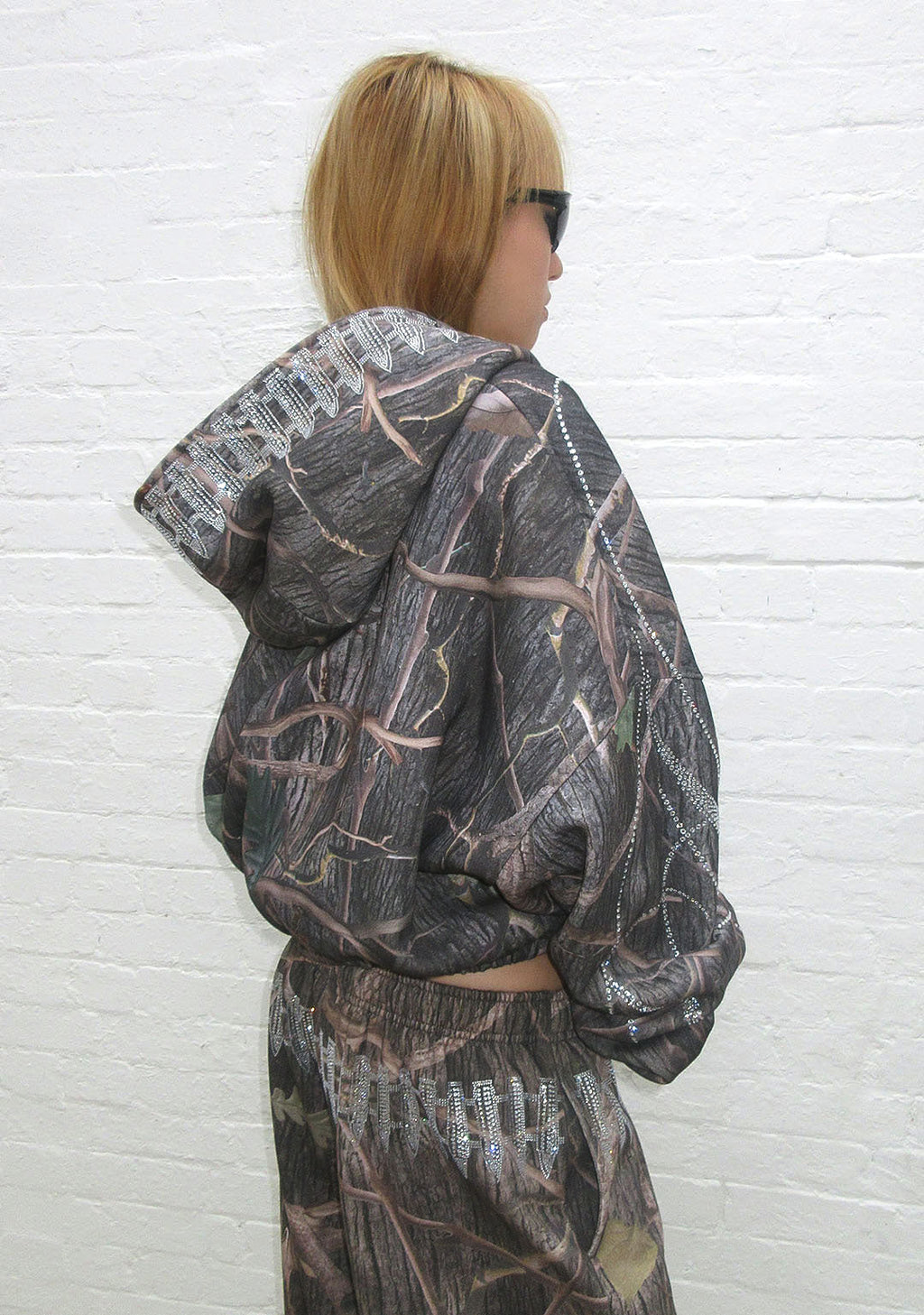ENEMY RHINESTONE CROP ZIP HOODIE TREE CAMO